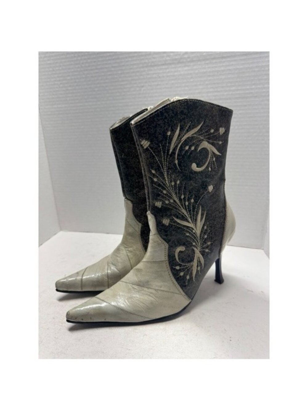 Lady Camp Fashion Exotic Heeled Ankle Boots Cream Brown Embroidered Pointed Toe